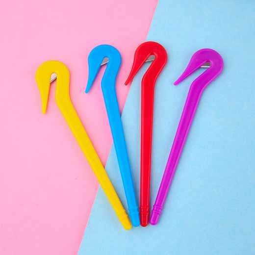 Children disposable rubber band remover Remove rubber band artifact tool Rubber band knife does not hurt hair removal tool cut hair rope hook