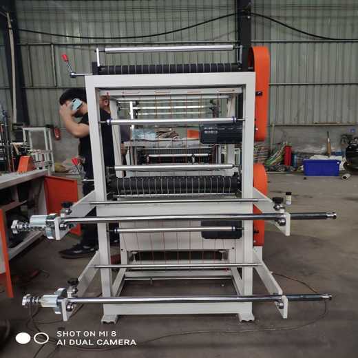 Disposable single and double layer plastic glove making machine