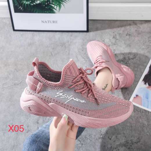 2020 summer new flying net surface versatile breathable light soft soles running casual sports shoes