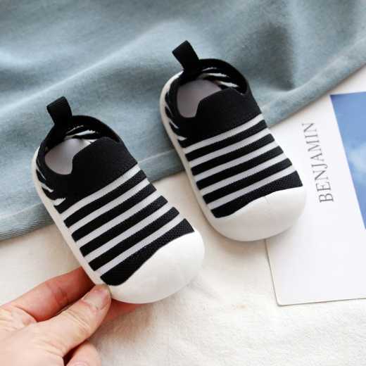 Spring and summer girls baby shoes Men and women 1-2-3 year old children with soft soles one foot flying mesh shoes breathable baby toddler shoes