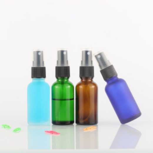 European Fashionable Design 10Ml Green Essential Oil Glass Bottles With Sprayer Pump