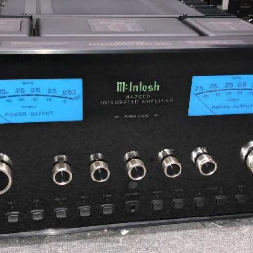 McIntosh MA7000 Amplifier