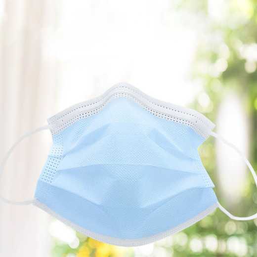 Disposable sterile ear-hanging 3-layer surgical masks are thin, breathable, anti-bacteria, anti-droplet transmission, anti-isolation and anti-bacteria
