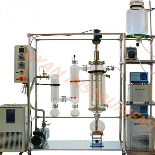 Wiped film molecular distillation equipment for essential oil extraction
