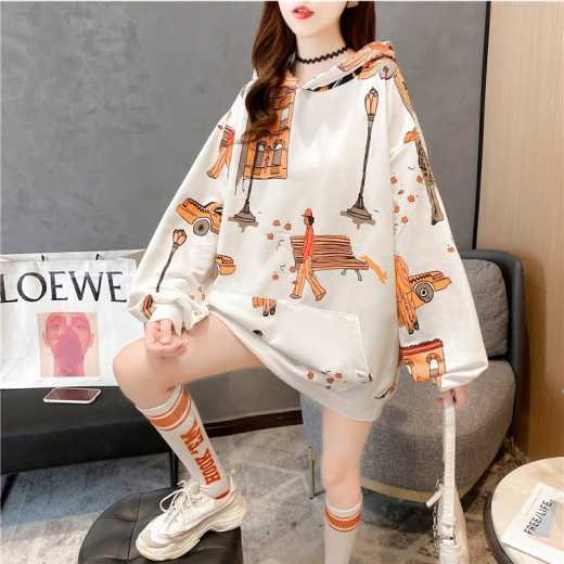 A long, loose, versatile top with cartoon motifs in Spring and Autumn and Korean editions, with a slouchy look
