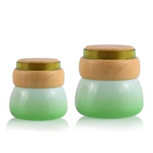 Fashionable Fancy 50Ml Green Cosmetic Glass Cream Jar With Wood Grain Cover 