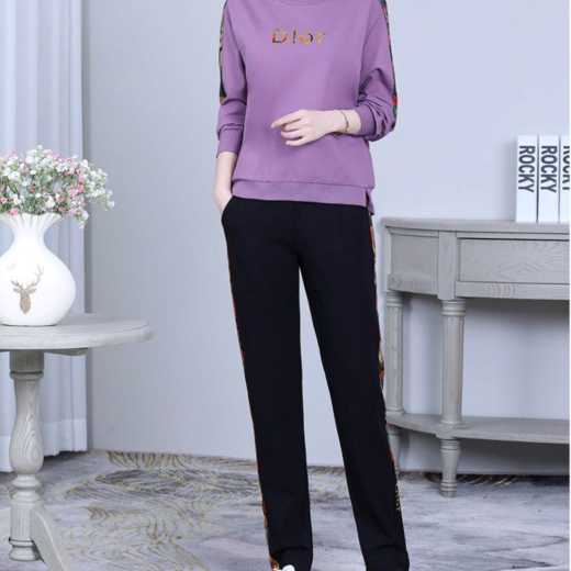 Middle-aged woman autumn wear western style suit