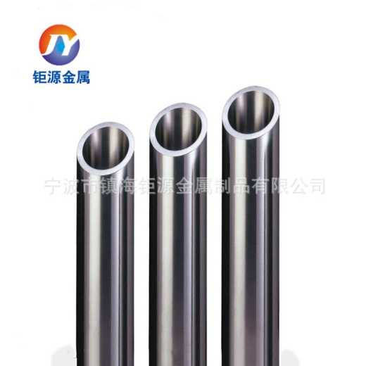 Stainless steel composite pipe structure has great strength and corrosion resistance
